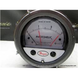 DWYER W22M-BH PHOTOHELIC GAUGE