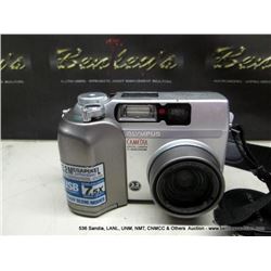 OLYMPUS C3020 ZOOM DIGITAL CAMERA