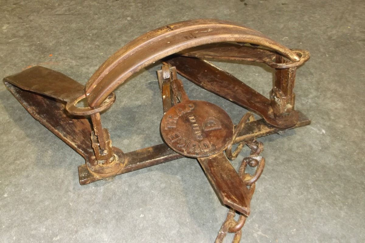 Duke 16 Grizzly Bear Trap with Teeth