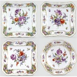 Kínálótál, 4 db cseh, 19. sz. vége, festett aranyozott porcelán, áttört peremmel