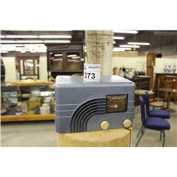 BLUE NORTHERN ELECTRIC BAKELITE TABLE TOP RADIO