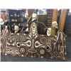 Image 1 : HAND PAINTED NOVELTY TRIBAL STYLE ART DISPLAY PIECE, APPROX. 6.5' W