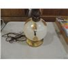 Image 2 : BEAUTIFUL PINEAPPLE THEME TABLE LAMP GLASS GLOBE