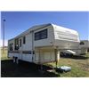 Image 2 : 1998 YUKON 5TH WHEEL HOLIDAY TRAILER