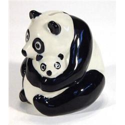 Hand painted Wade panda group moneybox, 13cm high…