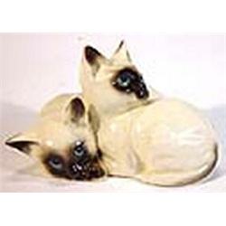 Hand painted Royal Doulton Siamese kitten figure group, marks to base, 13cm long…