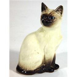 Hand painted Beswick seated Siamese cat, marks to base, 12cm high…