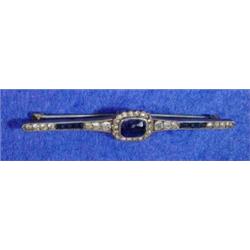 White metal blue and white stone bar brooch…