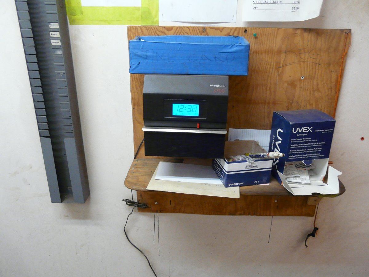 PYRAMID 3700 TIME CLOCK - Able Auctions