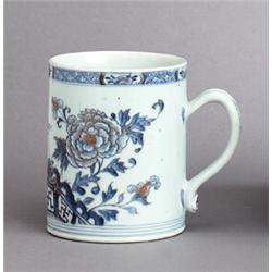 A KANGXI UNDERGLAZEBLUE TANKARD, porcelain,, A KANGXI UNDERGLAZEBLUE TANKARD, porcelain, height...