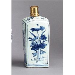 AN UNDERGLAZEBLUE KANGXI BOTTLE, porcelain,, AN UNDERGLAZEBLUE KANGXI BOTTLE, porcelain, height...