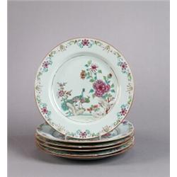 A SET OF SIX PLATES, Qianlong (1736-95),, A SET OF SIX PLATES, Qianlong (1736-95), porcelain, f...