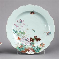 A QIANLONG FAMILLE ROSE DISH, porcelain, diameter, A QIANLONG FAMILLE ROSE DISH, porcelain, dia...