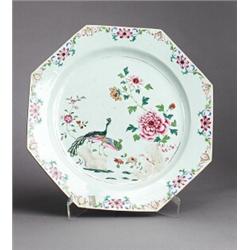 A QIANLONG FAMILLE ROSE PLATTER, porcelain,, A QIANLONG FAMILLE ROSE PLATTER, porcelain, octogo...