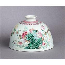 A LATE QING FAMILLE ROSE WATER POT, porcelain,, A LATE QING FAMILLE ROSE WATER POT, porcelain,...