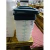 Image 1 : 12 - 2 Qt. Lidded Portion Bins - 12 Times the Money