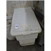 Image 1 : Cambro Ingredient Bin