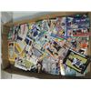Image 2 : BOX LOT ASSORTED FOOTBALL & BASEBALL CARDS