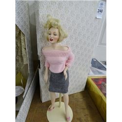 Franklin Heirloom Marilyn Monroe Doll