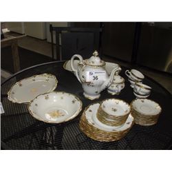 LOT OF EAST GERMAN DINNER WARE