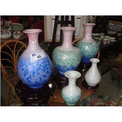 LOT OF 5 CHINESE VASES WITH 4 ROSEWOOD STANDS