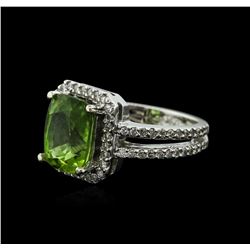 14KT White Gold 4.89ct Peridot and Diamond Ring