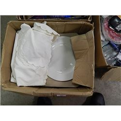 BOX - LARGE TABLE CLOTH AND LARGE PLATES