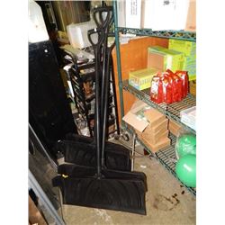 NEW HEAVY DUTY SNOW SHOVELS