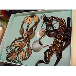 LOT - NATURAL WOOD (LEAF DESIGN) BELT - BEADED NECKLACE AND ABALONE SHELLS - 1 BLACK BEADS AND 1 MUL