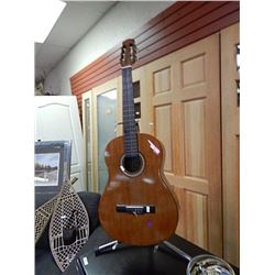 ACOUSTIC GUITAR - SAMICK - NEEDS STRINGS