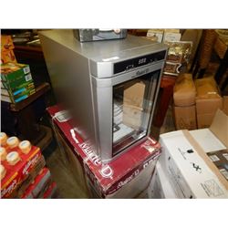 NEW DANBY MAITRE'D  WINE COOLER  - THERMO ELECTRIC - COUNTER TOP MODEL - NEW IN BOX