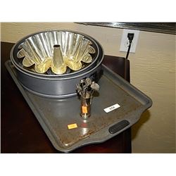 BAKING PANS (4) AND VINTAGE STYLE PICS