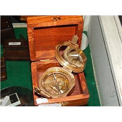 VINTAGE BRASS COMPASS