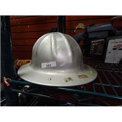 VINTAGE METAL ROUND HAT