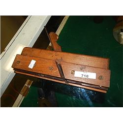 VINTAGE WOOD JOINTER / PLANE