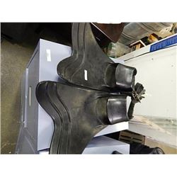 DIVERS SWIM FINS - PS - sold as-is - no warranty or guarantee