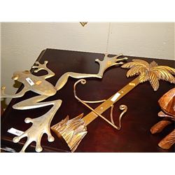 BRASS WALL PLAQUE HOLDER & METAL FROG