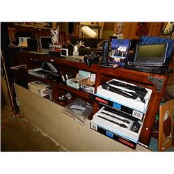 MAHOGANY PLAZMA/LCD TV STAND - 78" L X 21" H X 8 ½" DEEP