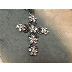 RHINESTONE CROSS ON CHAIN - SILVER?