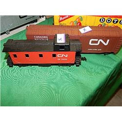 CN CABOOSE & CN BOX CAR = 2PC