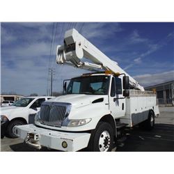 2008 INTERNATIONAL 4400 S/A BUCKET TRUCK VIN/SN:1HTMKAAR58H655463 - 260 hp International diesel engi