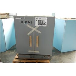 Laboratory oven, LOCATION AND CONTACT INFORMATION: AREA 1 Danny White, EMS 256.582.2254 23445 U.S. H