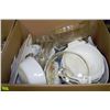 Image 1 : BOX OF ASSORTED KITCHENWARE