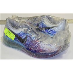 PAIR OF NIKE RUNNERS - SIZE 7