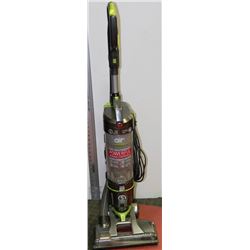 MULTI-CYCLONIC VACUUM