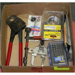 FLAT W/VARIOUS TOOLS INCL. INTERNAL PIPE