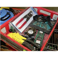 RED FLAT CRATE W/NEW SCREWDRIVER SET,