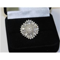 14K WHITE GOLD LADIES DIAMOND CLUSTER RING