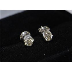 10K WHITE GOLD DIAMOND STUD EARRINGS