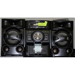 SONY MINI HI FI COMPONENT SYSTEMS ,PLAYS IPOD,
